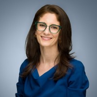 Stephanie Romanoff, Cae