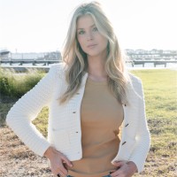 Kayla Lane, Mba