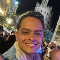 Luis Eduardo R.