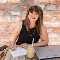 Steph O'Neale Oberholzer