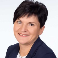 Szilvia Tóth