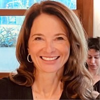 Sara Tirschwell, CFA, CVA