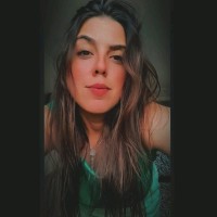 Larissa Lasmar