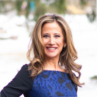 Nicole Roth