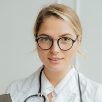 Dr. Shelly G
