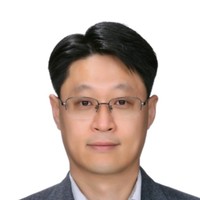 Jinwoong Kim