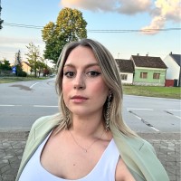 Nora Knezović