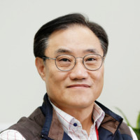 Woojong Han
