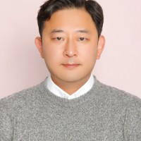 김민욱