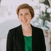 Sara Worthington, Cta