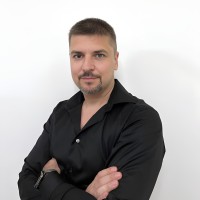 Adnan Doric 🇦🇪 🇫🇷 🇧🇦