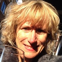 Anita Velthuis