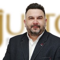 Petr Vazač