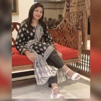 Dr Farah Kanwal