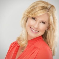 Stephanie Lowe