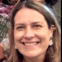 Simone Alvarenga