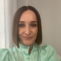 Dr Leah Pischek Simpson