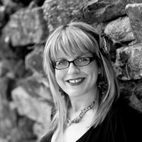 Amy M Clifton