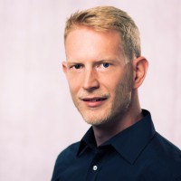 Lukas R.