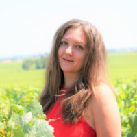 Liana Dinel