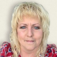 Kim Spence, Rn