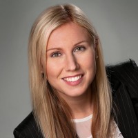 Dr. Julie Hölzer
