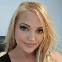 Kelli Lee