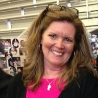Lisa Kendall, Sns