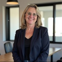 Becky Schmutzer, CMCA, AMS
