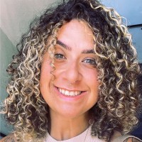 Simone Queiroz