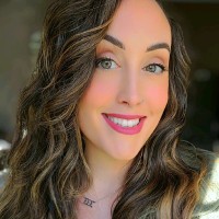 Leah Manoni