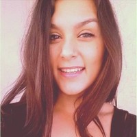 Andrea Flores
