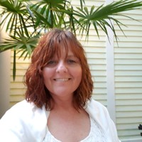 Suellyn Thompson, Cam