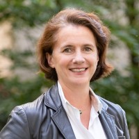 Emmanuelle Court