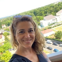 Julie TREIL