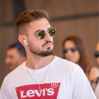 Tom Kredi
