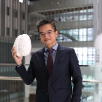 Dr. Thun Thamrongnawasawat