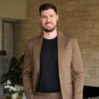 Sean Halton