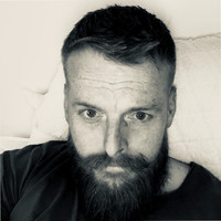Lee James