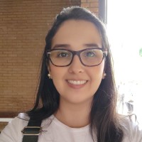 Cláudia dos Santos