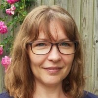 Suzanne Waring