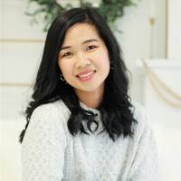 Julie Hong Dang, Pe