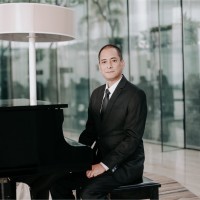 Carmelo R.