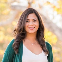Jennifer Lewis, Pe