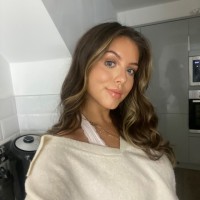 Lara Evans