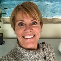 Suzanne Costa