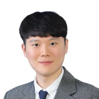 김성균