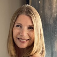 Stephanie Luetkehans