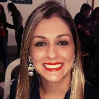 Tábata Carolina Oliveira