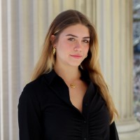 Lara S.
